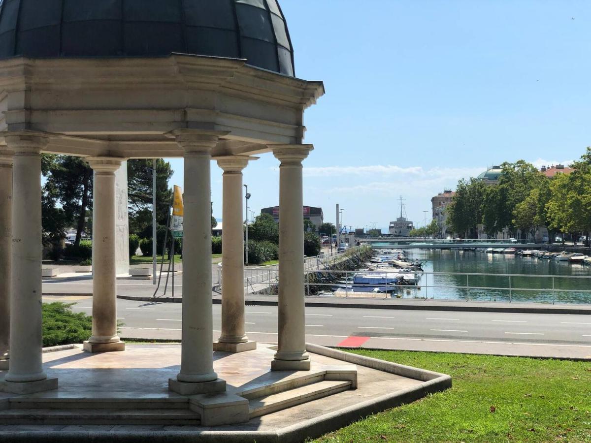 Naval Apartment Rijeka Eksteriør billede